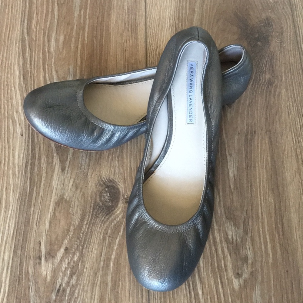 Vera Wang Lavender “Lillian” valley flat